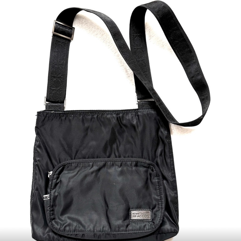 Kenneth Cole Reaction Black Nylon Crossbody Bag Zip Pocket Preloved H11"xW11x3"